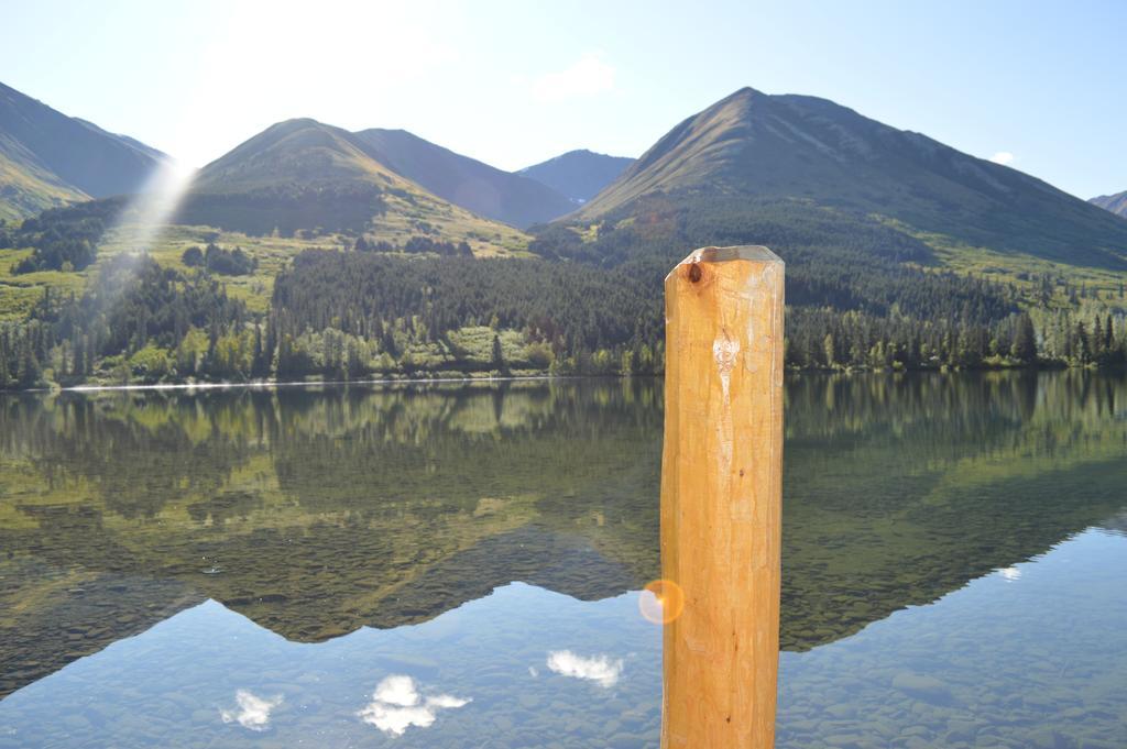 Summit Lake 苏米特湖畔旅舍酒店 外观 照片
